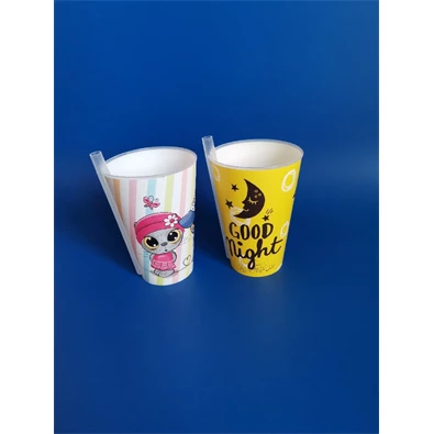 IRIS YUMMY pohár szívószállal 400ml IRIS YUMMY pohár szívószállal 400ml