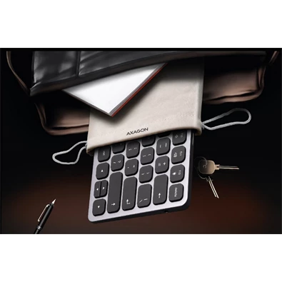 AXAGON HMC-KB-HU Magyar billentyűzet és 9 az 1-ben hub AXAGON HMC-KB-HU Magyar billentyűzet és 9 az 1-ben hub