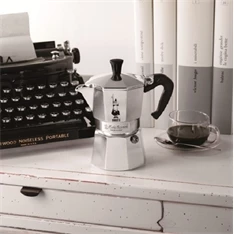 Bialetti Moka Express 2 személyes kotyogós kávéfőző Bialetti Moka Express 2 személyes kotyogós kávéfőző