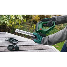 Bosch 0600857000 AdvancedShear 18V-10 akkumulátoros sövényvágó Bosch 0600857000 AdvancedShear 18V-10 akkumulátoros sövényvágó