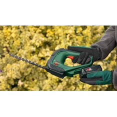 Bosch 0600857000 AdvancedShear 18V-10 akkumulátoros sövényvágó Bosch 0600857000 AdvancedShear 18V-10 akkumulátoros sövényvágó