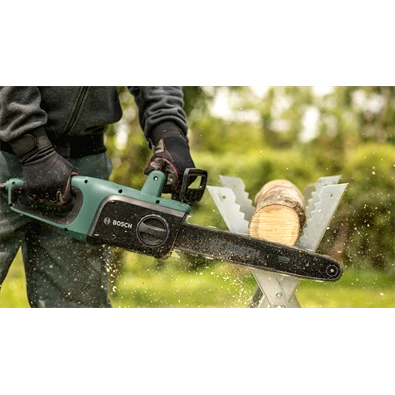 Bosch UniversalChain 40 láncfűrész Bosch UniversalChain 40 láncfűrész