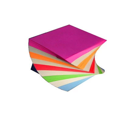 Csavart 8x8x5cm színes kockatömb Csavart 8x8x5cm színes kockatömb