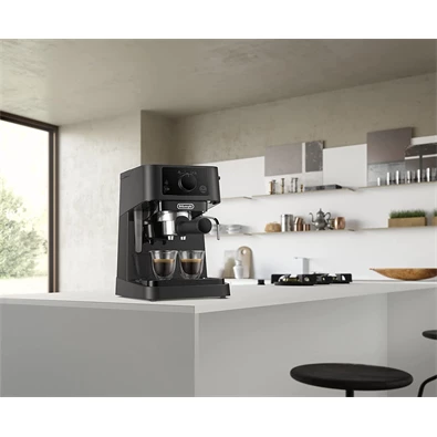 DeLonghi EC235.BK Stilosa fekete espresso kávéfőző DeLonghi EC235.BK Stilosa fekete espresso kávéfőző