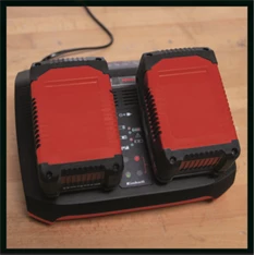 Einhell 4512083 PXC Twincharger Kit 2x3,0Ah akkumulátor + töltő szett 2db Einhell 4512083 PXC Twincharger Kit 2x3,0Ah akkumulátor + töltő szett 2db