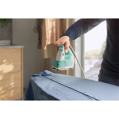 Electrolux E5SI2-2AM Care 500 zöld gőzölős vasaló Electrolux E5SI2-2AM Care 500 zöld gőzölős vasaló