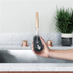 Electrolux E6HS1-2EG fekete kézi ruhagőzölő Electrolux E6HS1-2EG fekete kézi ruhagőzölő