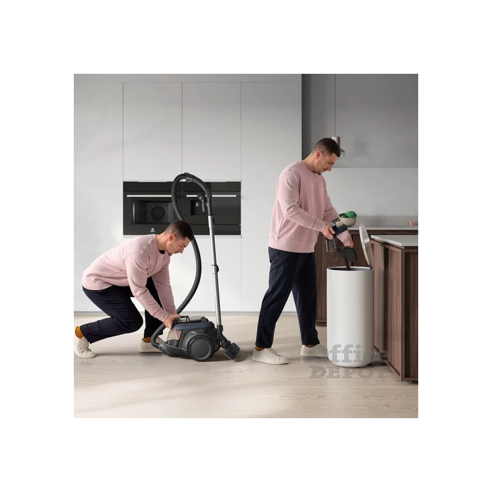 Electrolux EL61C3DB farmerkék-fekete porzsák nélküli porszívó