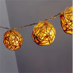 Gömb alakú fonott/rattan/1,5m/meleg fehér/10db LED-es/3xAA elemes fénydekoráció Gömb alakú fonott/rattan/1,5m/meleg fehér/10db LED-es/3xAA elemes fénydekoráció