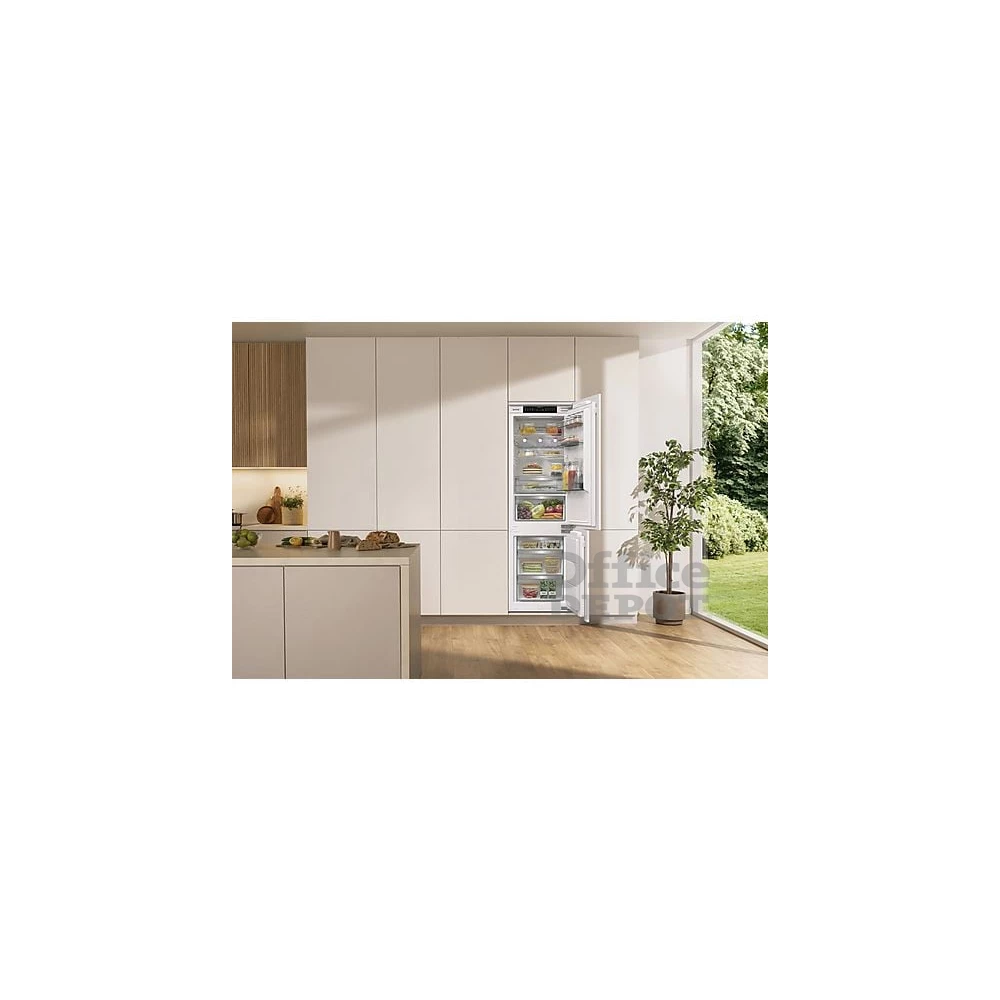 Gorenje NRKI517E62WF fehér, alulfagyasztós, beépíthető, Hűtő:176L, Fagyasztó:76L, No frost hűtőszekrény