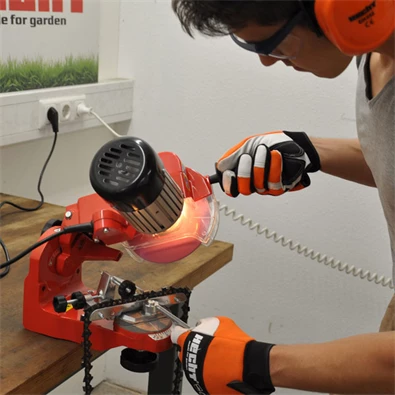 Hecht 9230 230W állítható elektromos láncélező Hecht 9230 230W állítható elektromos láncélező