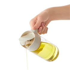 IRIS C-00413 Olaj és ecet üveg kiöntő 500ml , szürke vagy fekete színű IRIS C-00413 Olaj és ecet üveg kiöntő 500ml , szürke vagy fekete színű