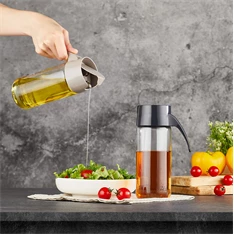 IRIS C-00413 Olaj és ecet üveg kiöntő 500ml , szürke vagy fekete színű IRIS C-00413 Olaj és ecet üveg kiöntő 500ml , szürke vagy fekete színű