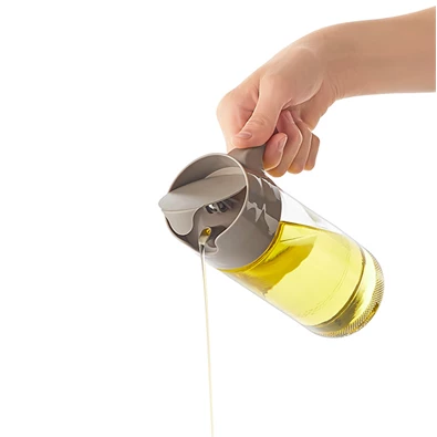 IRIS C-00413 Olaj és ecet üveg kiöntő 500ml , szürke vagy fekete színű IRIS C-00413 Olaj és ecet üveg kiöntő 500ml , szürke vagy fekete színű