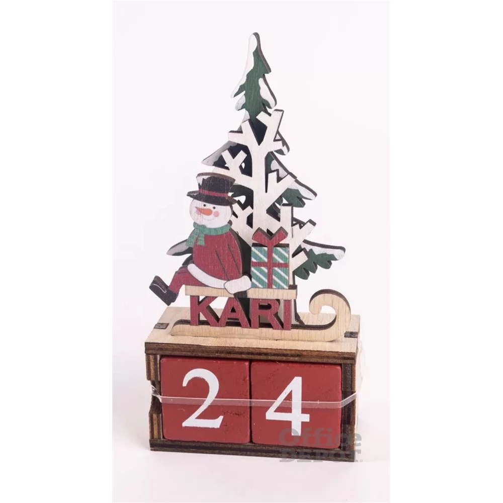 IRIS fa adventi kalendárium, hóember szánkón, "kari" felirattal, fenyőfával 14 x 7 cm