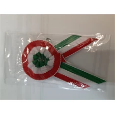 Kokárda kitűzővel 1 cm széles szalagból átmérő 3 cm Kokárda kitűzővel 1 cm széles szalagból átmérő 3 cm