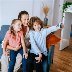 LAMAX PixelKid1 Pink Full HD 8MP rózsazsín gyerek fényképezőgép és kamera LAMAX PixelKid1 Pink Full HD 8MP rózsazsín gyerek fényképezőgép és kamera
