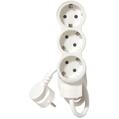 Legrand 695001 ST 1,5m vezetékkel fehér-szürke 3x2P+F elosztósor Legrand 695001 ST 1,5m vezetékkel fehér-szürke 3x2P+F elosztósor