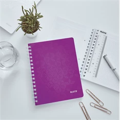 Leitz Wow A5 80lapos kockás lila spirálfüzet Leitz Wow A5 80lapos kockás lila spirálfüzet