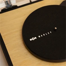 Marley Revolution Bluetooth bakelit lemezjátszó Marley Revolution Bluetooth bakelit lemezjátszó