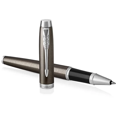 Parker Royal 1931664 IM ezüst klipszes sötét barna rollertoll Parker Royal 1931664 IM ezüst klipszes sötét barna rollertoll