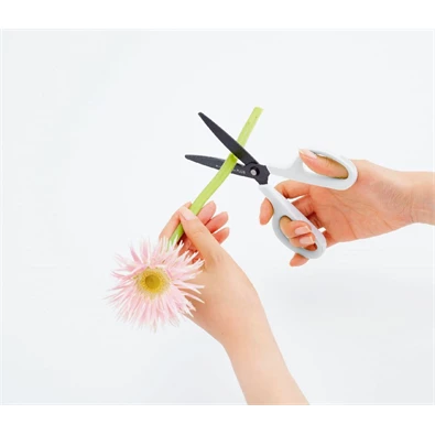Plus Japan Fitcut Curve 17,5 cm fluorbevonatú olló Plus Japan Fitcut Curve 17,5 cm fluorbevonatú olló