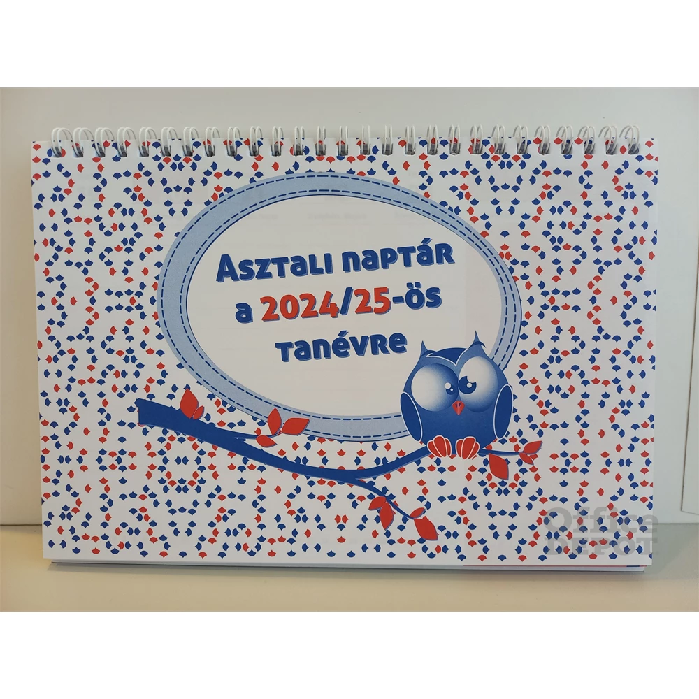 Realsystem 2025/2026 tanév asztali naptár