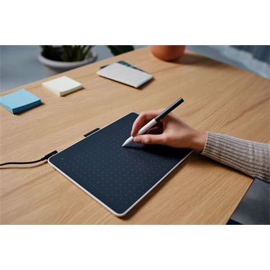 Wacom CTC4110WLW1B One S digitális rajztábla Wacom CTC4110WLW1B One S digitális rajztábla