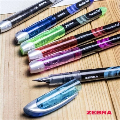 Zebra Fuente 0,6mm zöld eldobható töltőtoll Zebra Fuente 0,6mm zöld eldobható töltőtoll